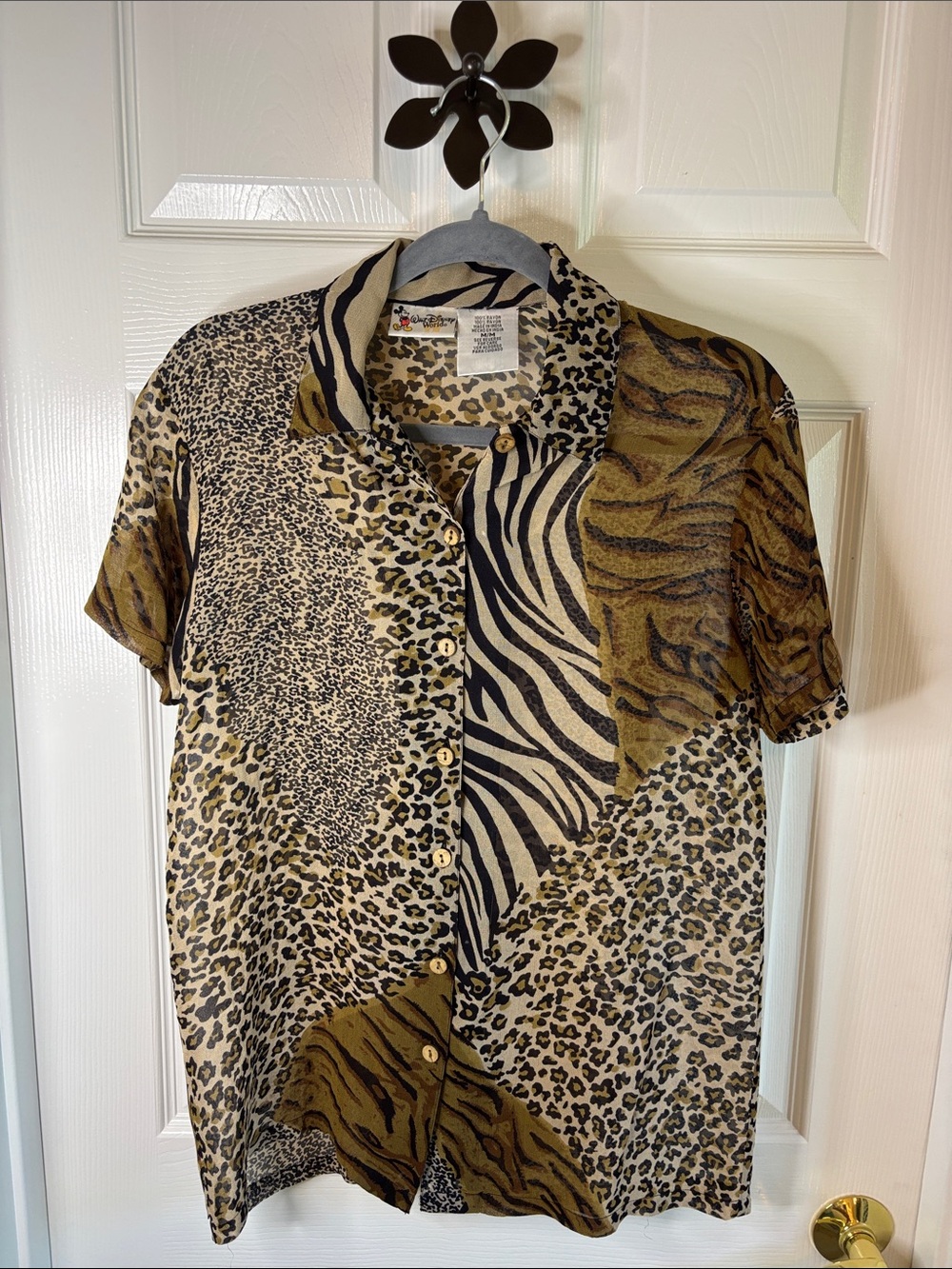 Disney Short-Sleeve Animal Print Button Down Shirt 100% Rayon size Medium